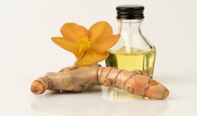 Turmeric oil: Uses and benefits