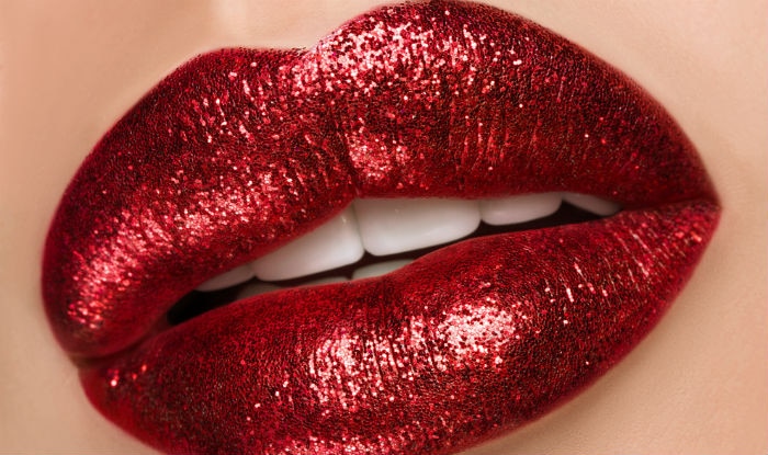 Prevent lipstick from smudging