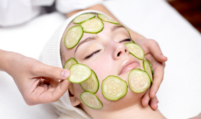 Cucumber mask will soothe your skin