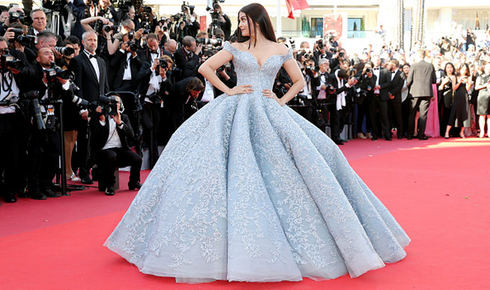 18 Photos Of Aishwarya At Cannes That Turned Me Into Her Royal Majesty's  Loyal Subject