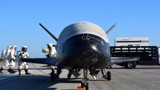 X-37B space plane returns to earth after completing 718 days on a ‘secret mission’ X-37B space plane returns to earth after completing 718 days on a ‘secret mission’