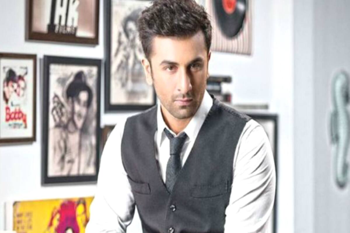 What Ranbir Kapoor S Bodyguards Clashed With Media Photographers India Com He has a huge fan following, and his fans want to. india com