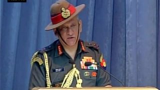 Army chief warns war can two front together | भारताचे एकाच वेळी चीन, पाकिस्तानसोबत युद्धाची शक्यता Army chief warns war can two front together | भारताचे एकाच वेळी चीन, पाकिस्तानसोबत युद्धाची शक्यता