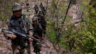 Three terrorists killed in Pulwamas tral sector | पुलवामामध्ये अल-कायदा या संघटनेच्या 3 दहशतवाद्यांचा खात्मा Three terrorists killed in Pulwamas tral sector | पुलवामामध्ये अल-कायदा या संघटनेच्या 3 दहशतवाद्यांचा खात्मा