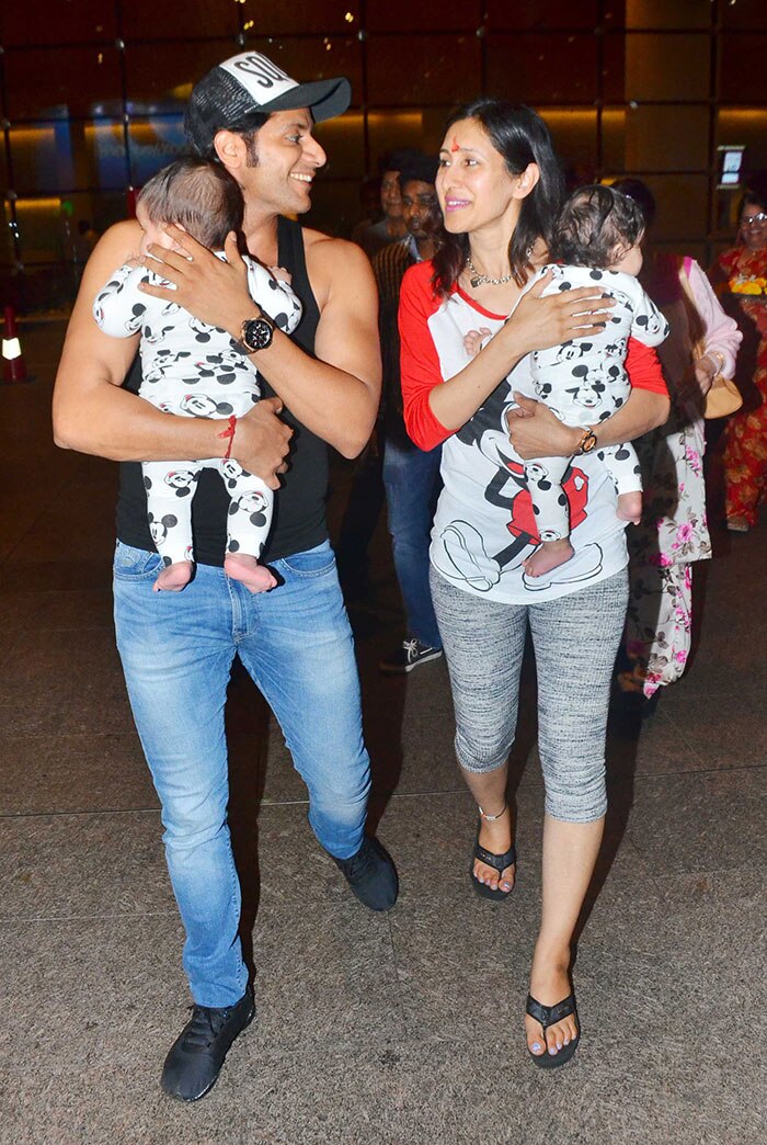 karanvir-bohra's-new-born-twins-daughter-is-coming-to-india-(8)