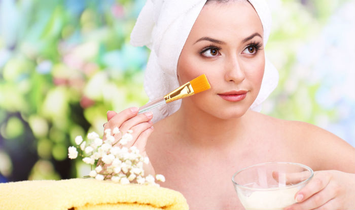 Top 9 frequently asked questions about blackheads, answered!
