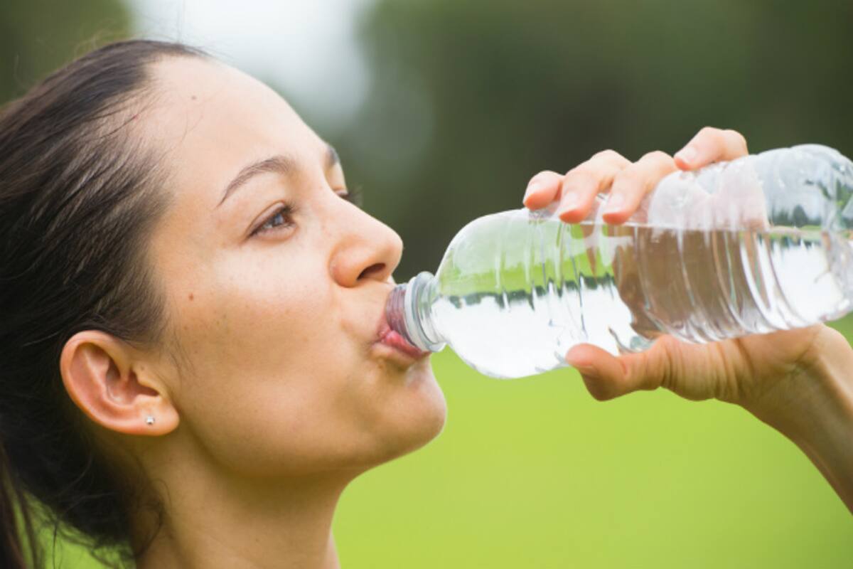 5 Ways to Drink More Water with Simple Modern - Hi Lovely