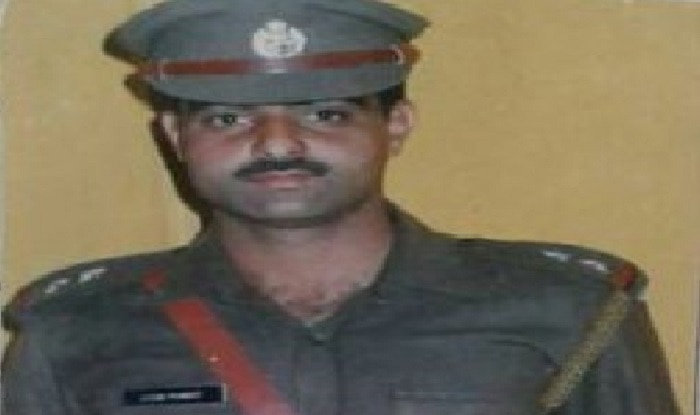 Man lynched outside Jamia Mosque in Srinagar downtown identified as senior policeman