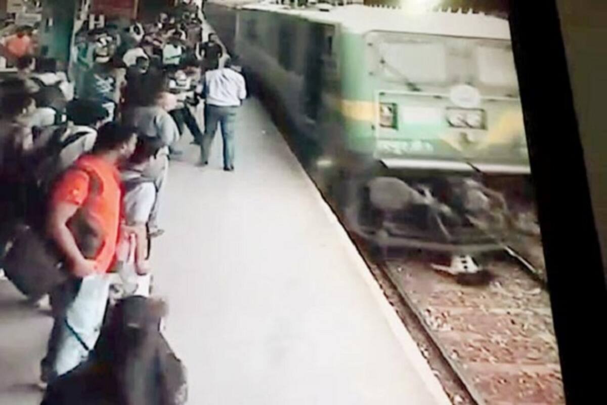 girl gets caught getting train