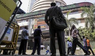 Sensex Croses 32,000 Mark, Nifty Inches Towards 9,900