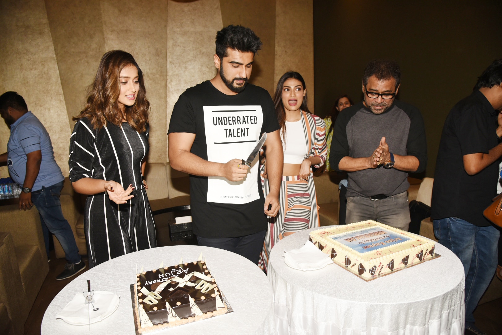 -arjun kapoor celebrate his birthday at song launch of movie mUbarkan at light box. pics yogen shah. (5)