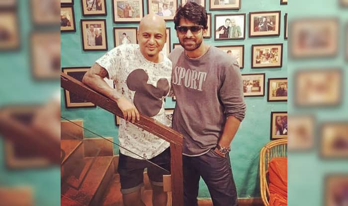 Prabha Rapper Prabhas’ uber stylish look in this viral picture will make your heart ...