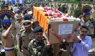साहब की शहादत को सलाम करने पहुंची हजारों की भीड़, लगे पाक मुर्दाबाद के नारे