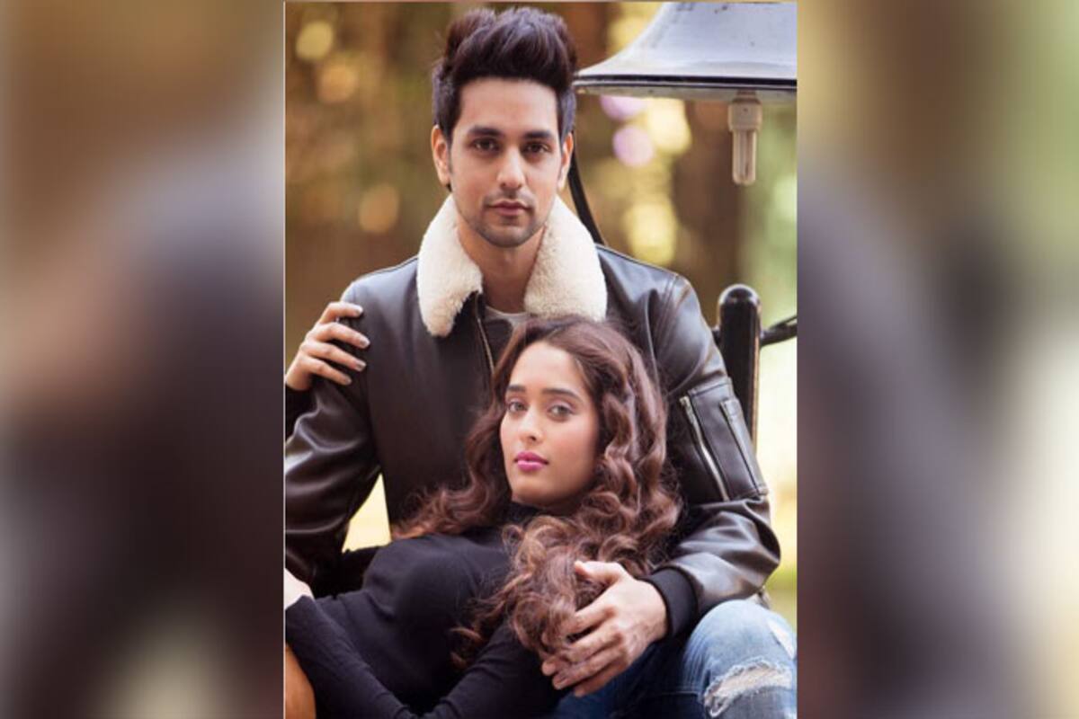 Shakti Arora Slams Fake News Of Break Up With His Girlfriend Neha Saxena Meri Aashiqui Tum Se Hi Actor Shares A Romantic Picture On Instagram India Com Arjun bijlani and shakti arora performing at. meri aashiqui tum se hi actor shares a