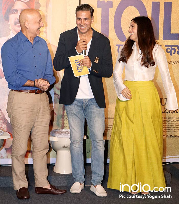 Anupam-kher_Akshya-Kumar_Bhumi-Pednekar-(1)