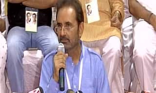 मीडिया के सामने आए कांग्रेस के 44 विधायक, बताई बेंगलुरू आने की असल वजह