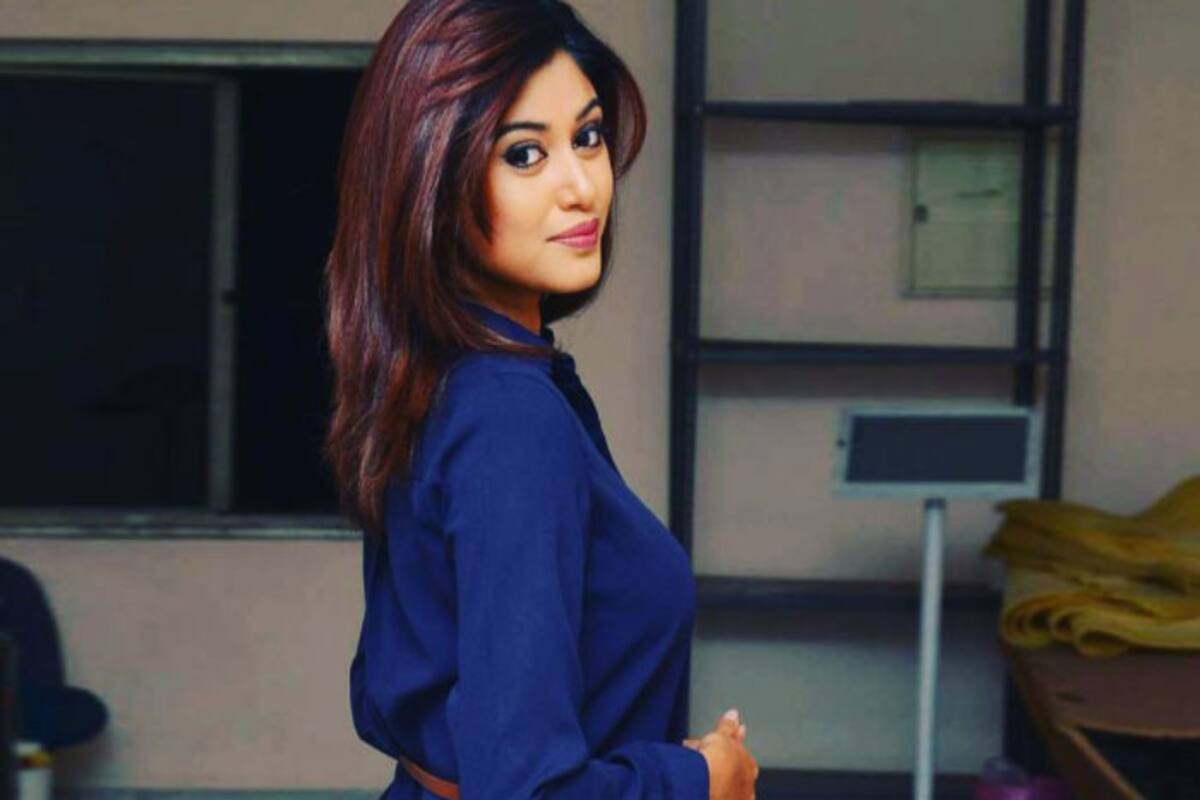 1200px x 800px - Bigg Boss Tamil: Oviya Gets Bullied By Fellow Contestants, Agitated Fans  Start 'Save Oviya Movement' Campaign | India.com