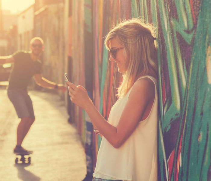 7 golden rules to follow when texting your date | India.com