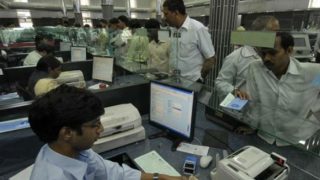 Bank unions call nationwide strike on 22nd August | आजच पूर्ण करा बँकांची कामं नाहीतर होईल पश्चाताप Bank unions call nationwide strike on 22nd August | आजच पूर्ण करा बँकांची कामं नाहीतर होईल पश्चाताप