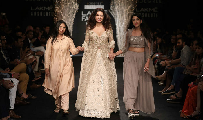 Grandeur and glamour came alive as Dia Mirza Walked the Ramp at Lakme ...