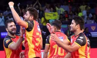 Gujarat Fortunegiants vs Dabang Delhi K.C PKL 5: Gujarat Open Their Account With 26-20 Win Against Delhi