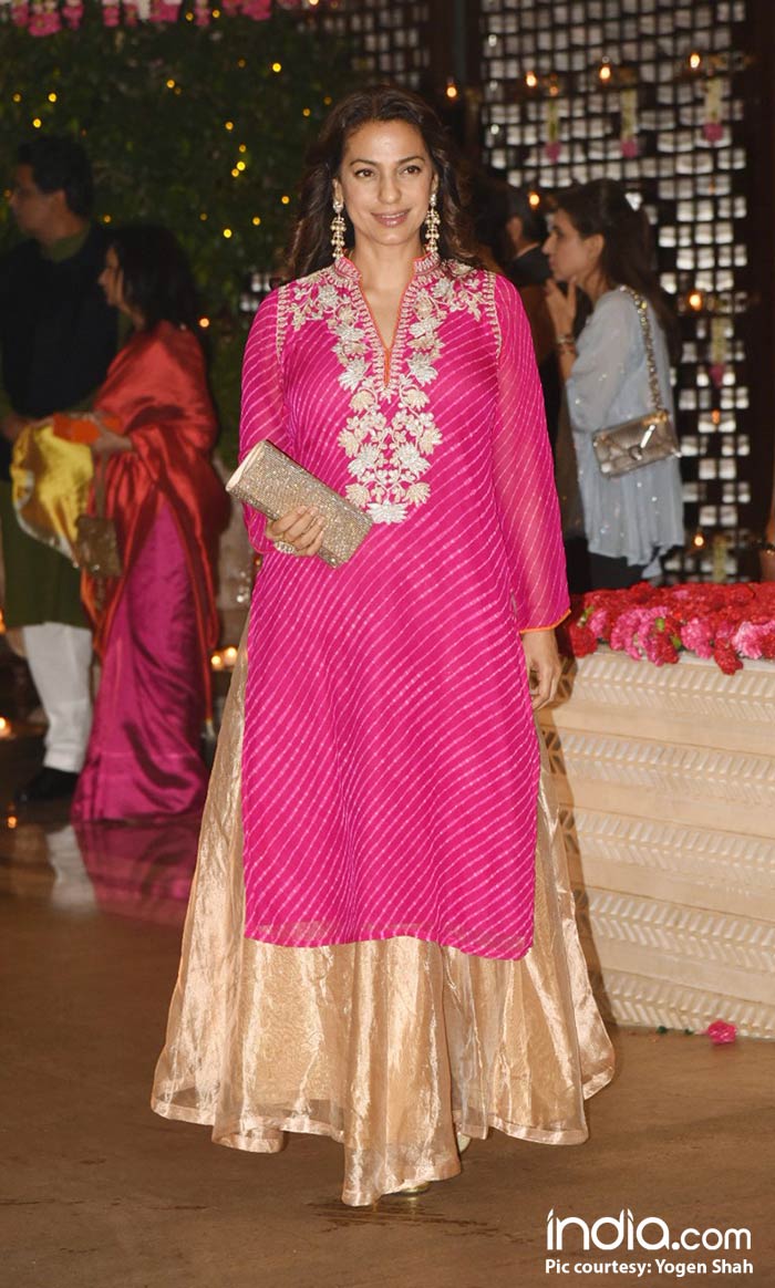 Juhi-Chawla-(1)