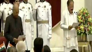 Venkaiah Naidu takes oath as vice president of India | व्यंकय्या नायडू यांनी उपराष्ट्रपतिपदाची घेतली शपथ Venkaiah Naidu takes oath as vice president of India | व्यंकय्या नायडू यांनी उपराष्ट्रपतिपदाची घेतली शपथ