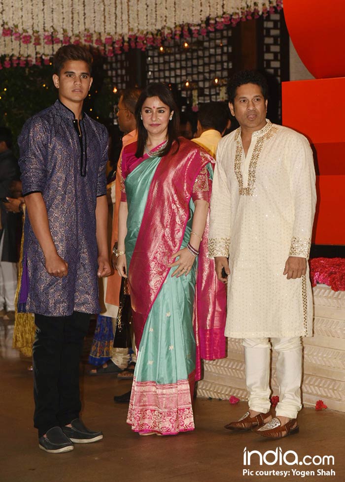 Sachin-&-Family-(1)