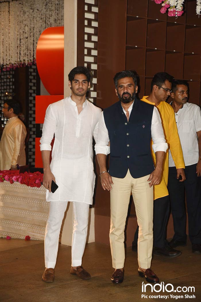 Sunil-&-Ahan-Shetty-(3)