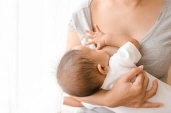 World Breastfeeding Week 2017: Here's how Long Mothers should Breastfeed their Baby World Breastfeeding Week 2017: Here's how Long Mothers should Breastfeed their Baby