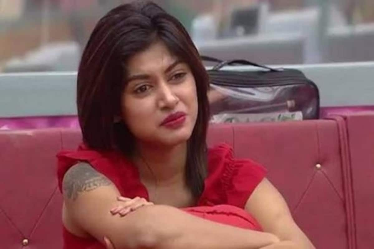 Tamil Acter Oviya Real Sxe Videos - Bigg Boss Tamil: Oviya Helen Attempts Suicide, Chennai-based Lawyer Lodges  Complaint Againt Kamal Haasan, Channel | India.com