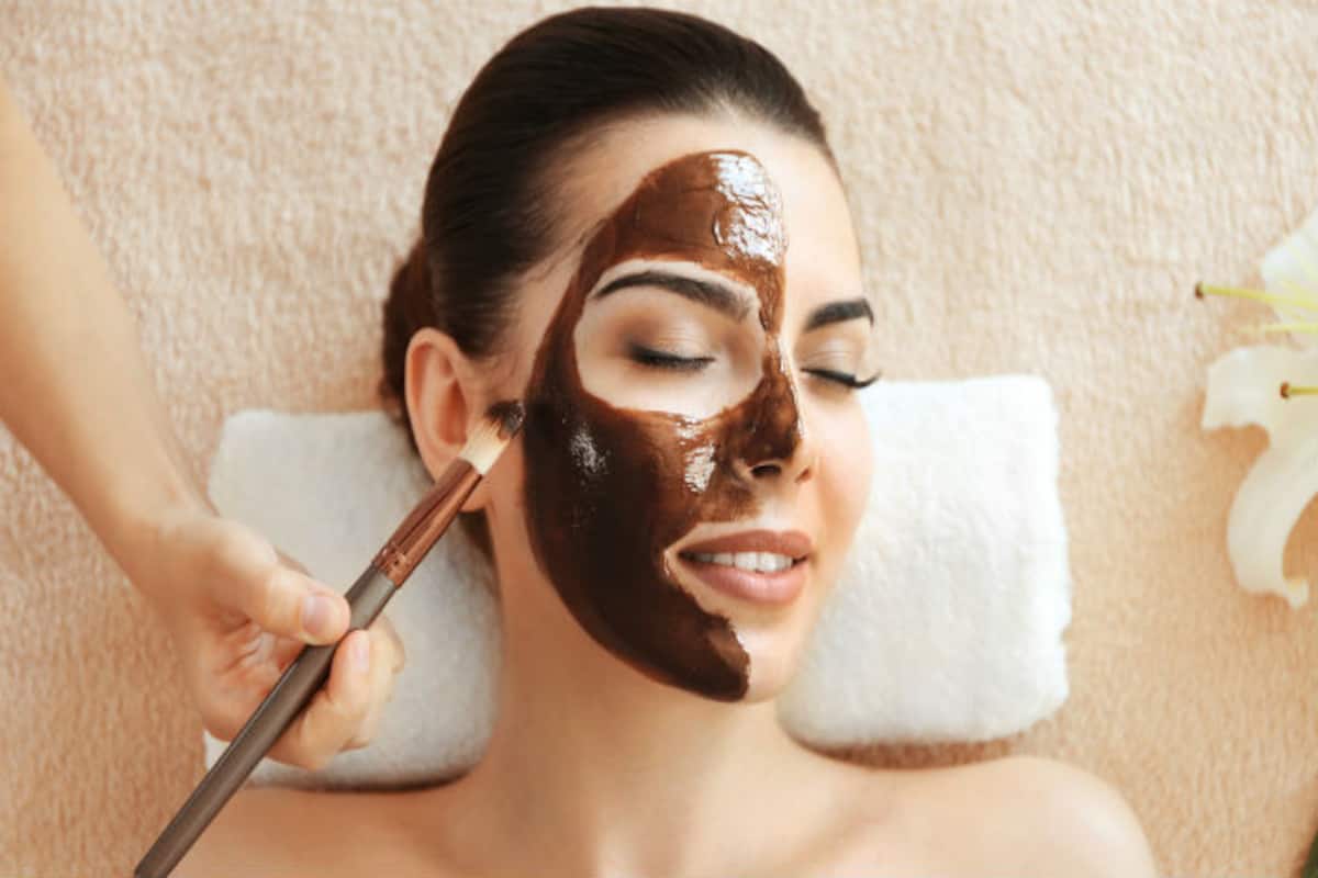Applying Dark Chocolates help your skin glow
