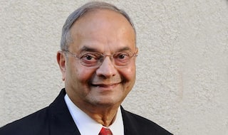 Blessed With Good Fortune, an Indian Doctor Gives Back to His Roots