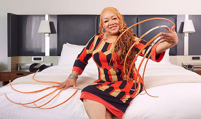 American Nail Artist Ayanna Williams Enters Guinness World Records For Longest  Fingernails 
