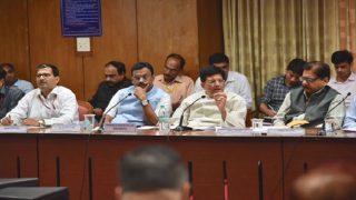 Foot Over Bridges Deemed Mandatory, Additional Escalators at Crowded Stations in Mumbai, Says Piyush Goyal Foot Over Bridges Deemed Mandatory, Additional Escalators at Crowded Stations in Mumbai, Says Piyush Goyal