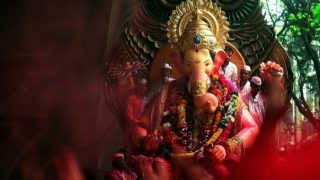 Lalbaugcha Raja Visarjan 2017 LIVE: Watch Lalbaugcha Raja Mumbai Visarjan Immersion Live telecast and streaming Video | ‘लालबागचा राजा’च्या विसर्जन मिरवणुकीस सुरूवात; पाहा लाईव्ह स्ट्रीमिंग Lalbaugcha Raja Visarjan 2017 LIVE: Watch Lalbaugcha Raja Mumbai Visarjan Immersion Live telecast and streaming Video | ‘लालबागचा राजा’च्या विसर्जन मिरवणुकीस सुरूवात; पाहा लाईव्ह स्ट्रीमिंग
