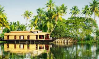 How to Travel From Thiruvananthapuram to Alleppey by Road or Rail