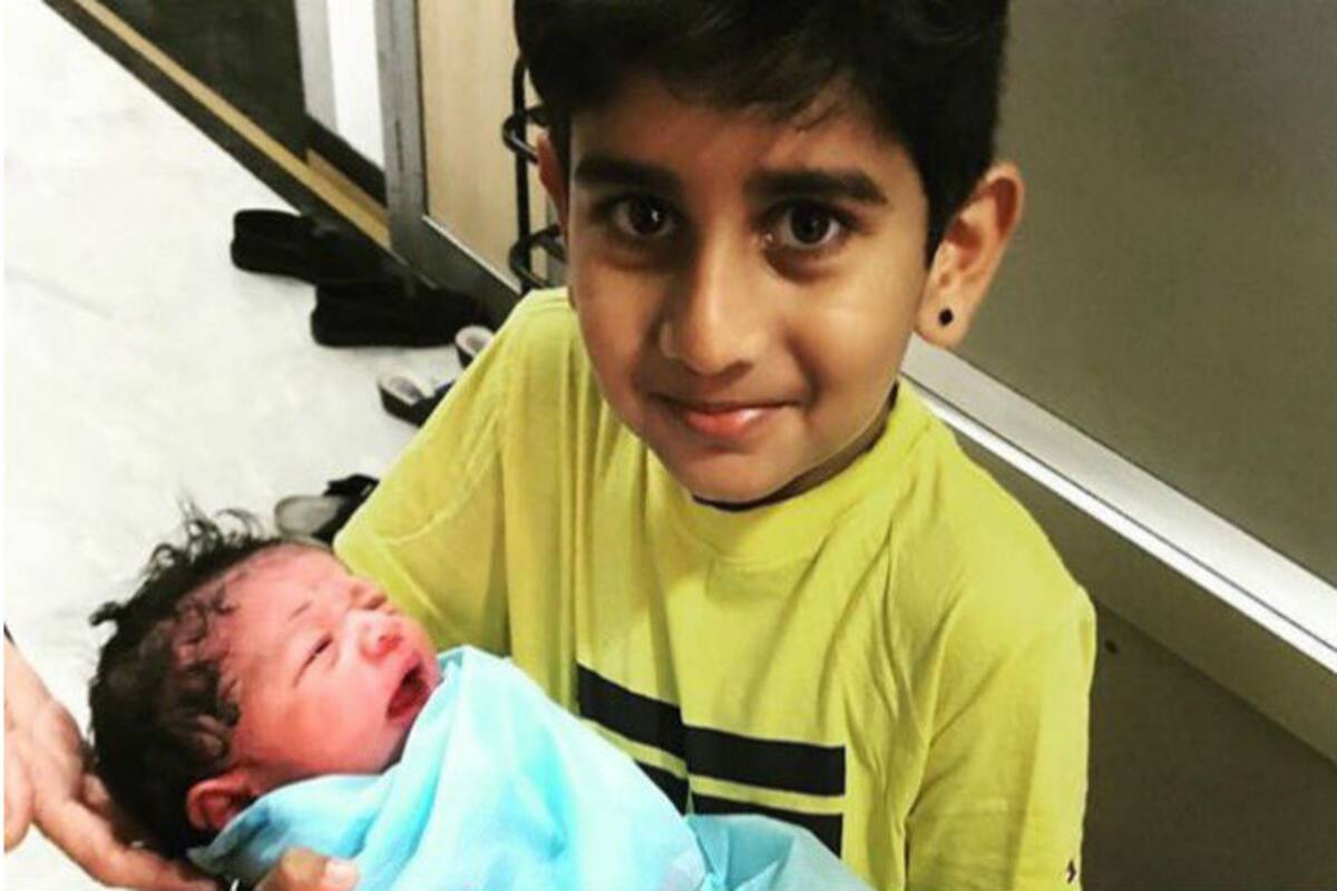 Murali Vijay Wife Nikita Welcome Third Child Indian Opener Shares Picture On Twitter India Com She was previously married to dinesh karthik, the top india batsman. murali vijay wife nikita welcome third