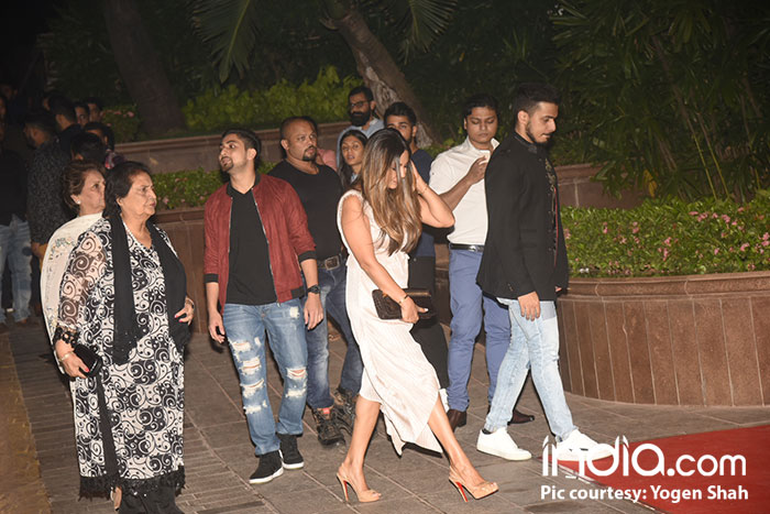 Gauri-Khan,-sanjay-kapoor-etc-at-halloween-party-at-taj-lands-end-on-27-10-2017,-pics-yogen-shah--(5)