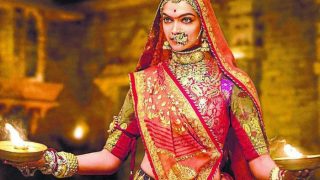 Deepika Padukone Slays Traditional Ghoomar Dance in Padmavati First Song: Watch Videos of Best Dance Performances of Indian Actress Deepika Padukone Slays Traditional Ghoomar Dance in Padmavati First Song: Watch Videos of Best Dance Performances of Indian Actress