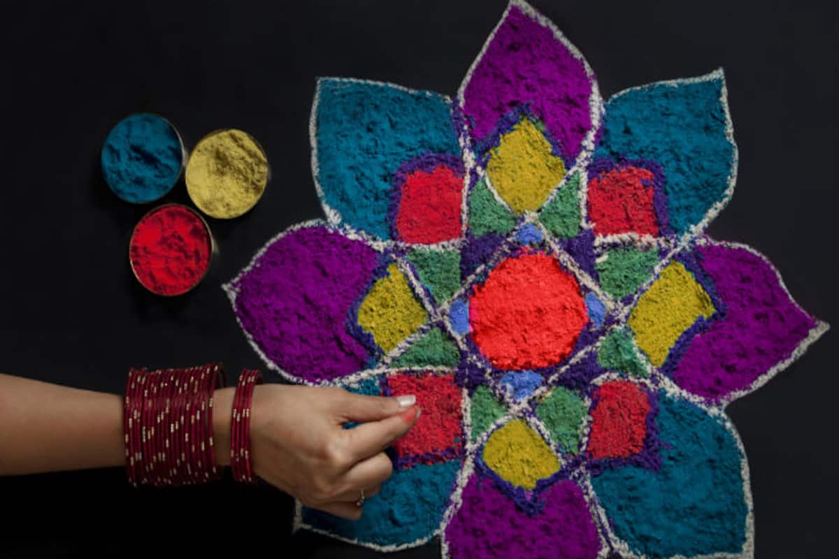 Simple Diwali Rangoli Designs: 5 Easy-to-make, Colorful Rangolis ...