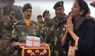 Nirmala Sitharaman Greets Chinese Soldiers With a 'Namaste' at Nathu La: Watch Video