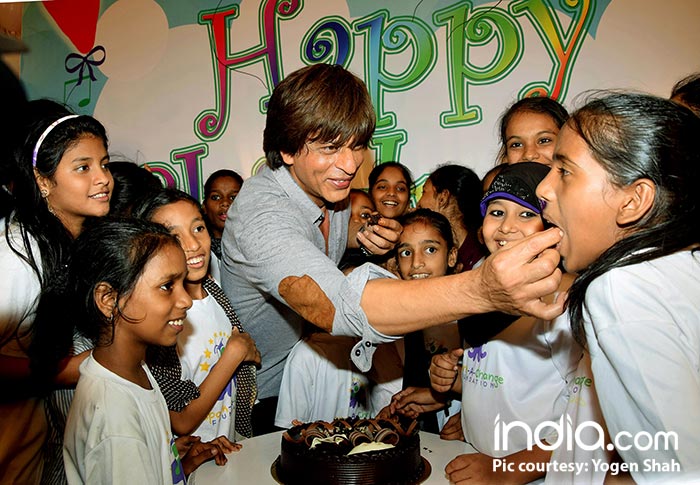 SRK-Celebrating-Childrens-Day-(5)