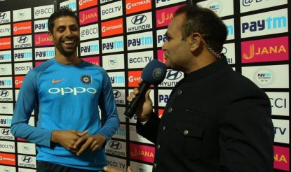 Retiring veteran Ashish Nehra gets interviewed by Virender Sehwag