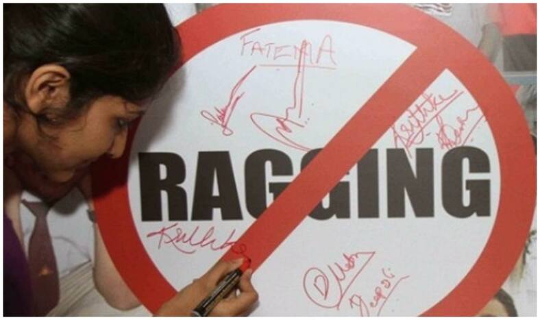 रिपोर्टों से पता चलता है कि पीड़ित छात्र को कथित तौर पर उनके वरिष्ठों ने उन्हें 'सर' नहीं कहने और 'असाइनमेंट' पूरा नहीं करने के लिए पीटा था।