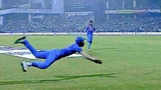 Hardik Pandya takes a stunning catch of Martin Guptill against New Zealand in 1st T20 । हार्दिक पंड्या बने ‘सुपरमैन’, पहले टी20 में पकड़ा गप्टिल का हैरान करने वाला कैच, देखें वीडियो Hardik Pandya takes a stunning catch of Martin Guptill against New Zealand in 1st T20 । हार्दिक पंड्या बने ‘सुपरमैन’, पहले टी20 में पकड़ा गप्टिल का हैरान करने वाला कैच, देखें वीडियो
