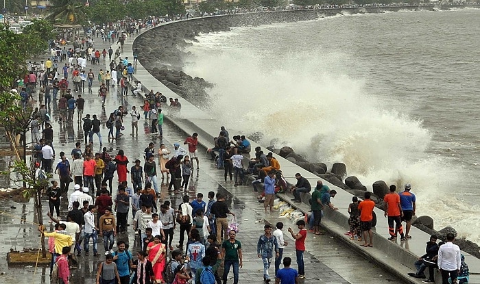 Cyclone Ockhi To Make Landfall In Gujarat Today, Coastal Maharashtra On ...