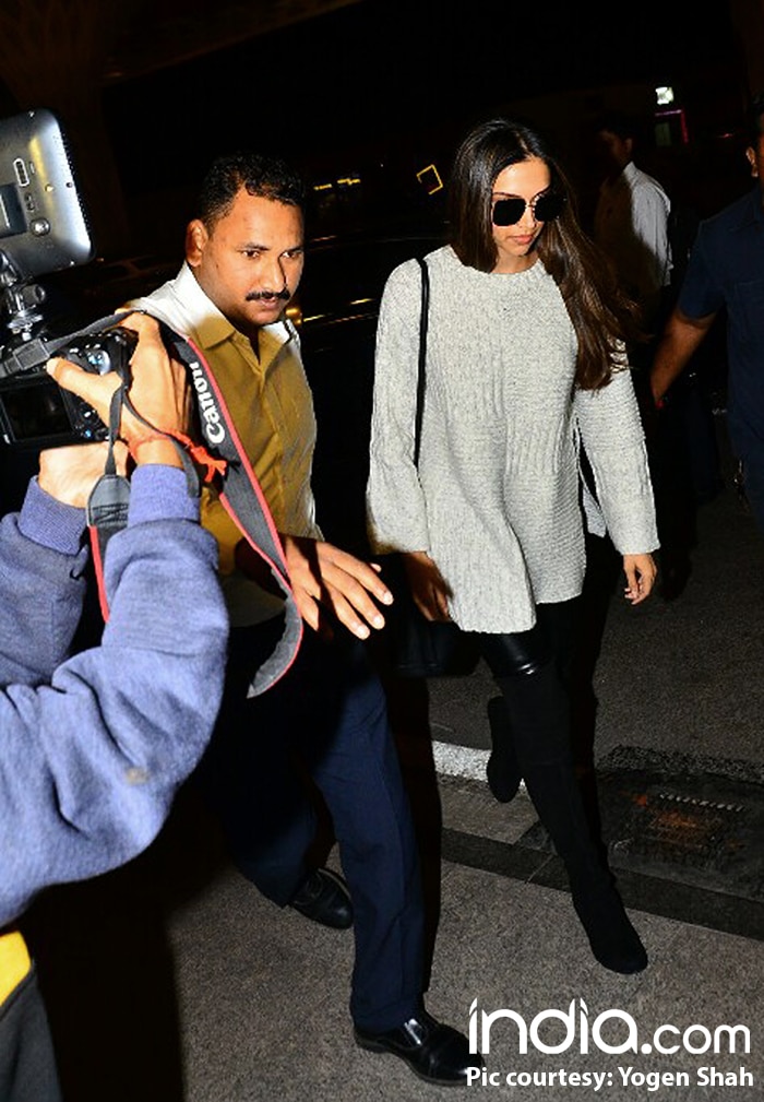 Deepika-with-Mother--(35)