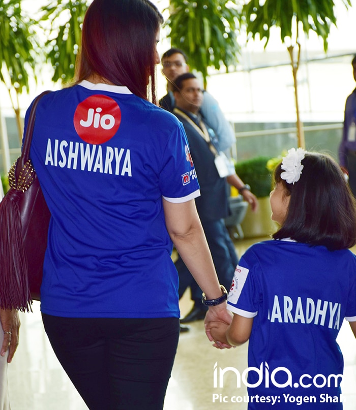 Aishwarya-Rai-with-aaradhya-(12)