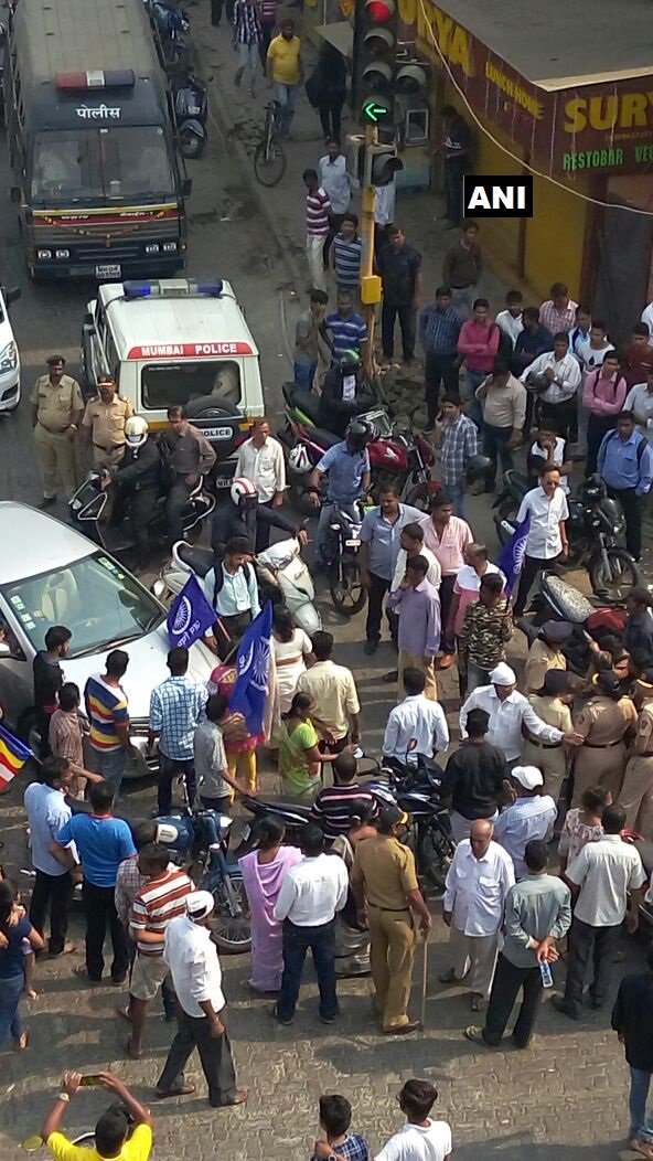 Maharashtra Bandh In Pictures & Videos: Protesters Halt Local Trains ...